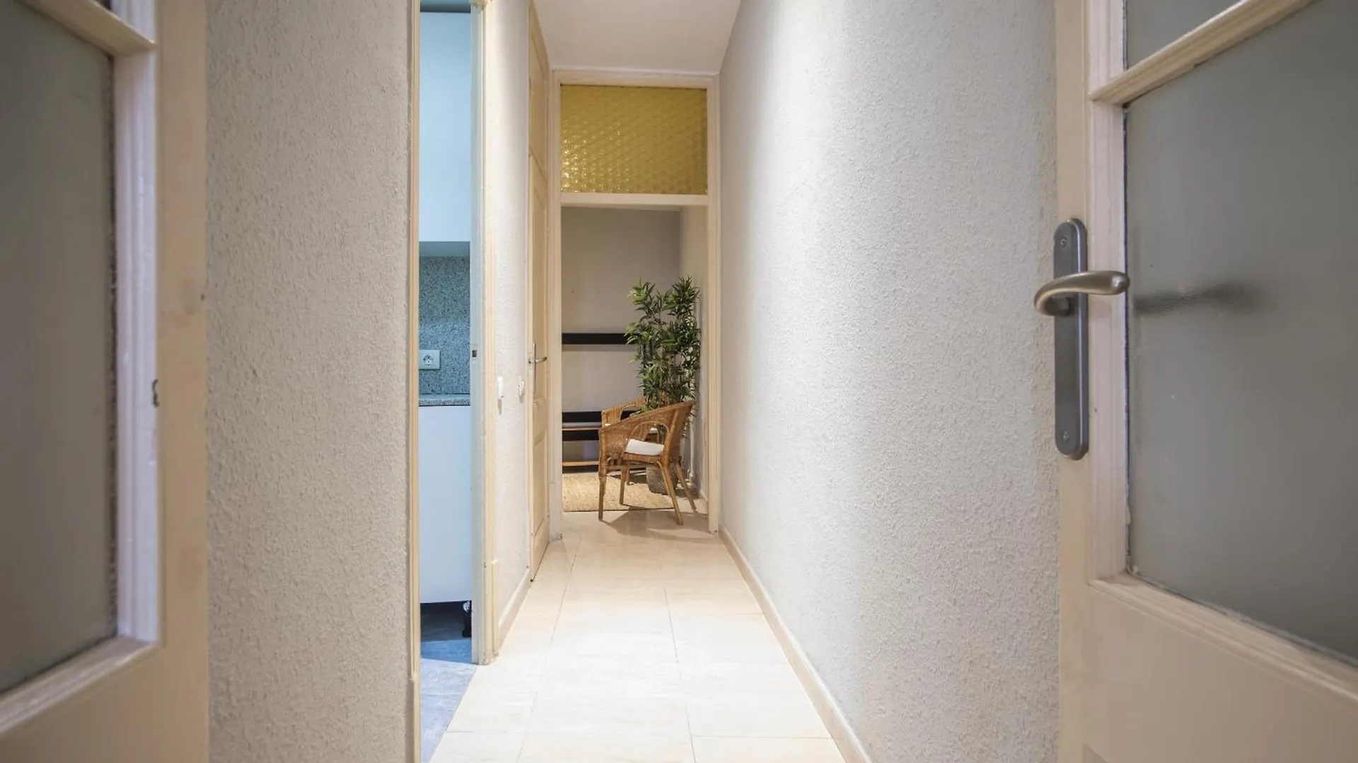 22Man1017- Cute Apartment In Sant Antoni Barcelona