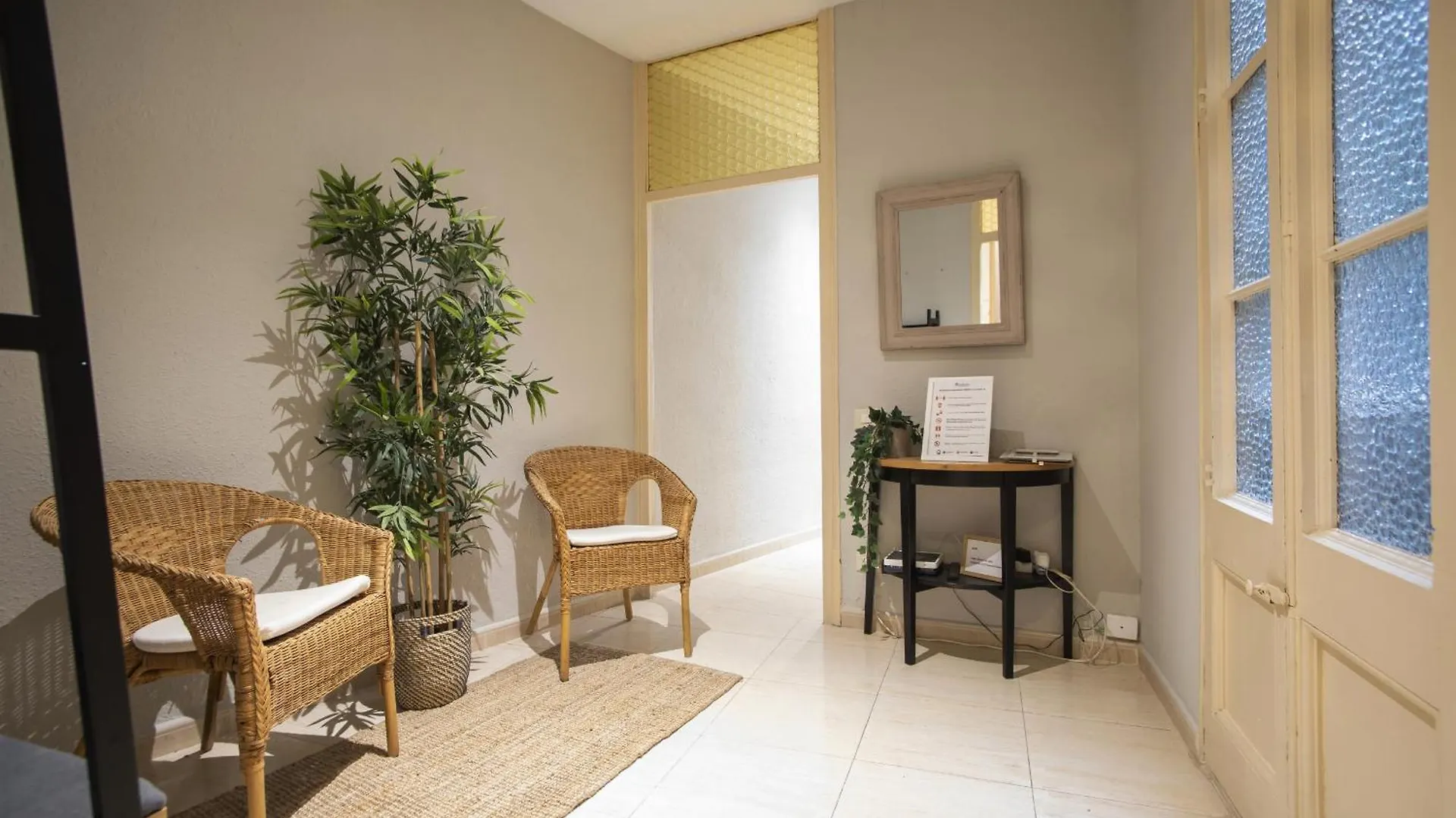 22Man1017- Cute Apartment In Sant Antoni Barcelona