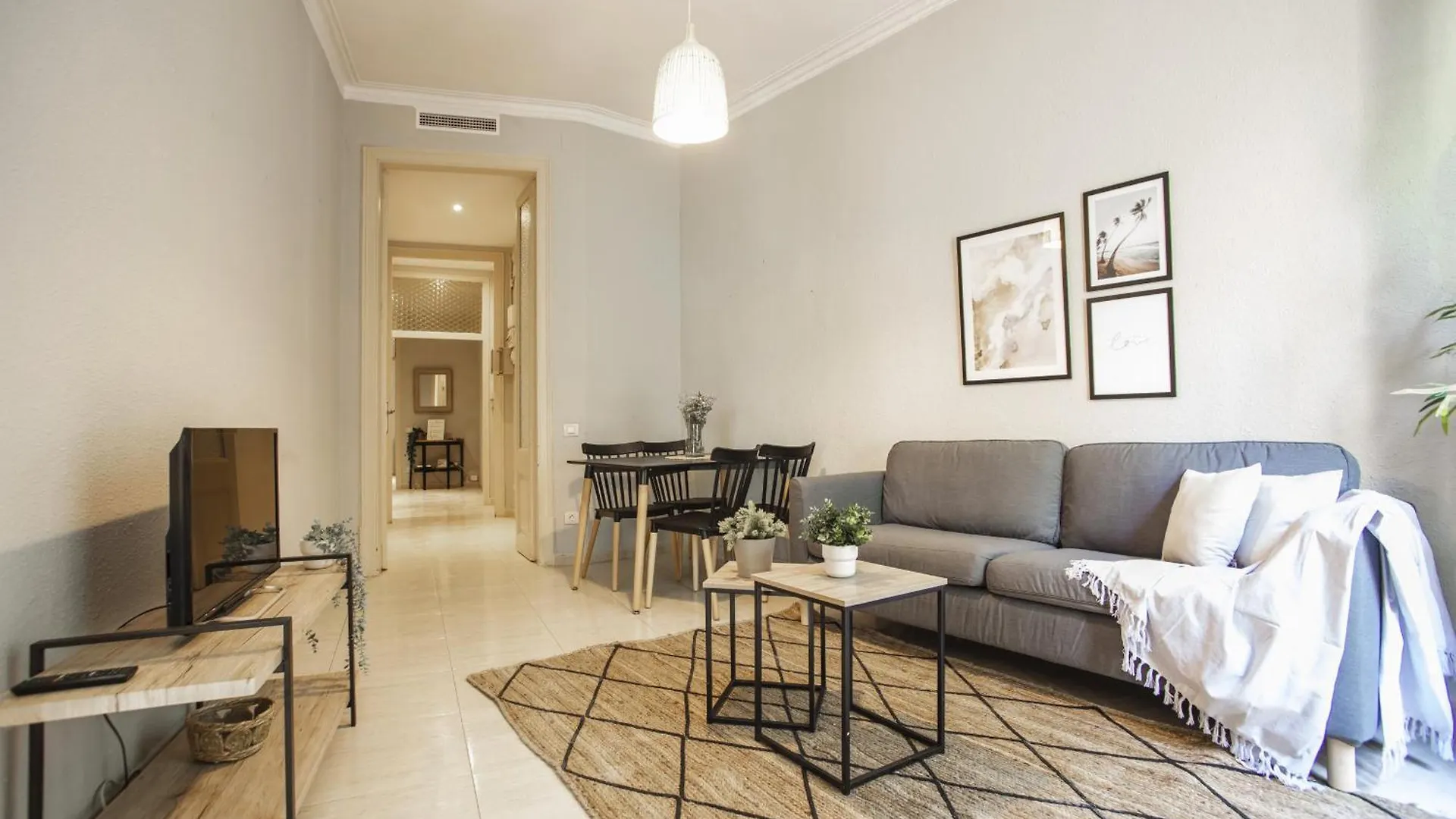 22Man1017- Cute Apartment In Sant Antoni Barcelona